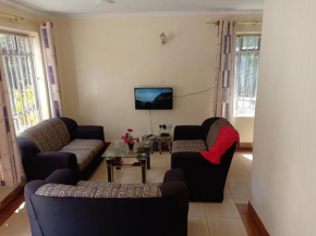 Tommy's Lounge Apartments